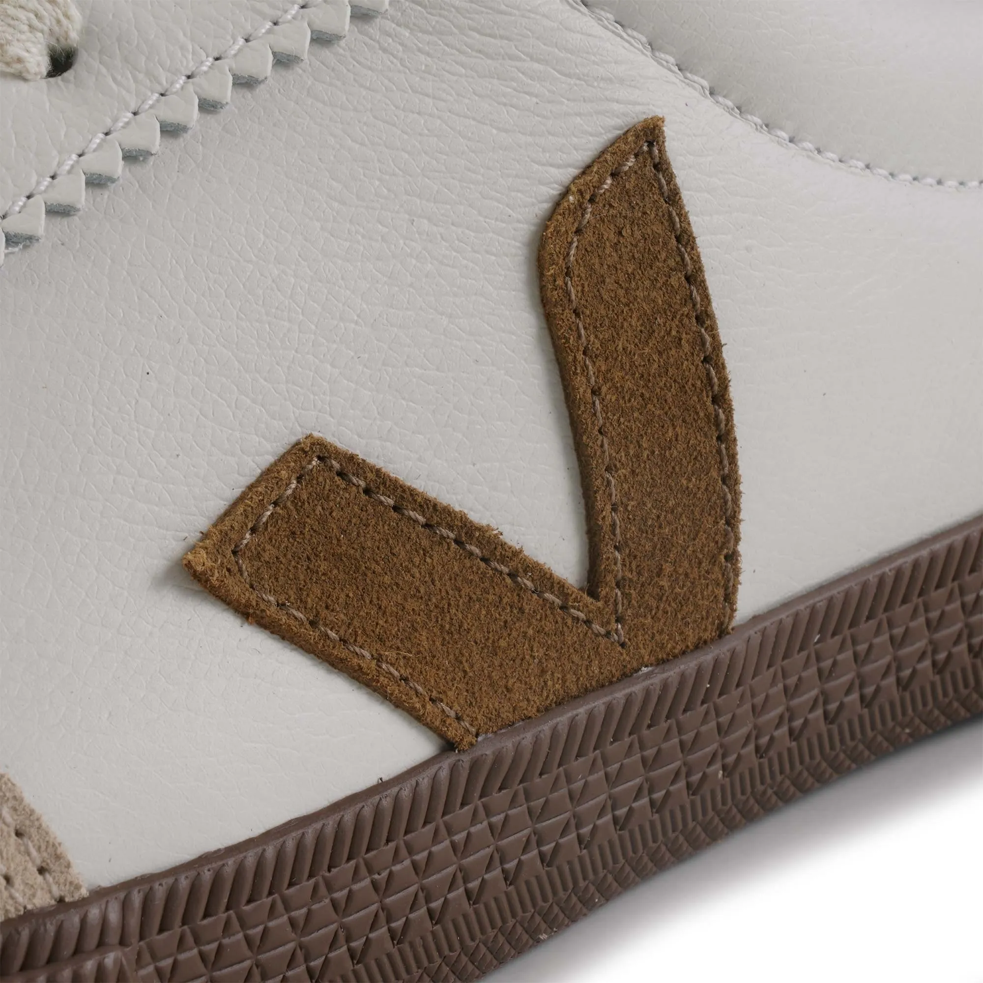 Volley O.T. Leather - White and Tent Bark