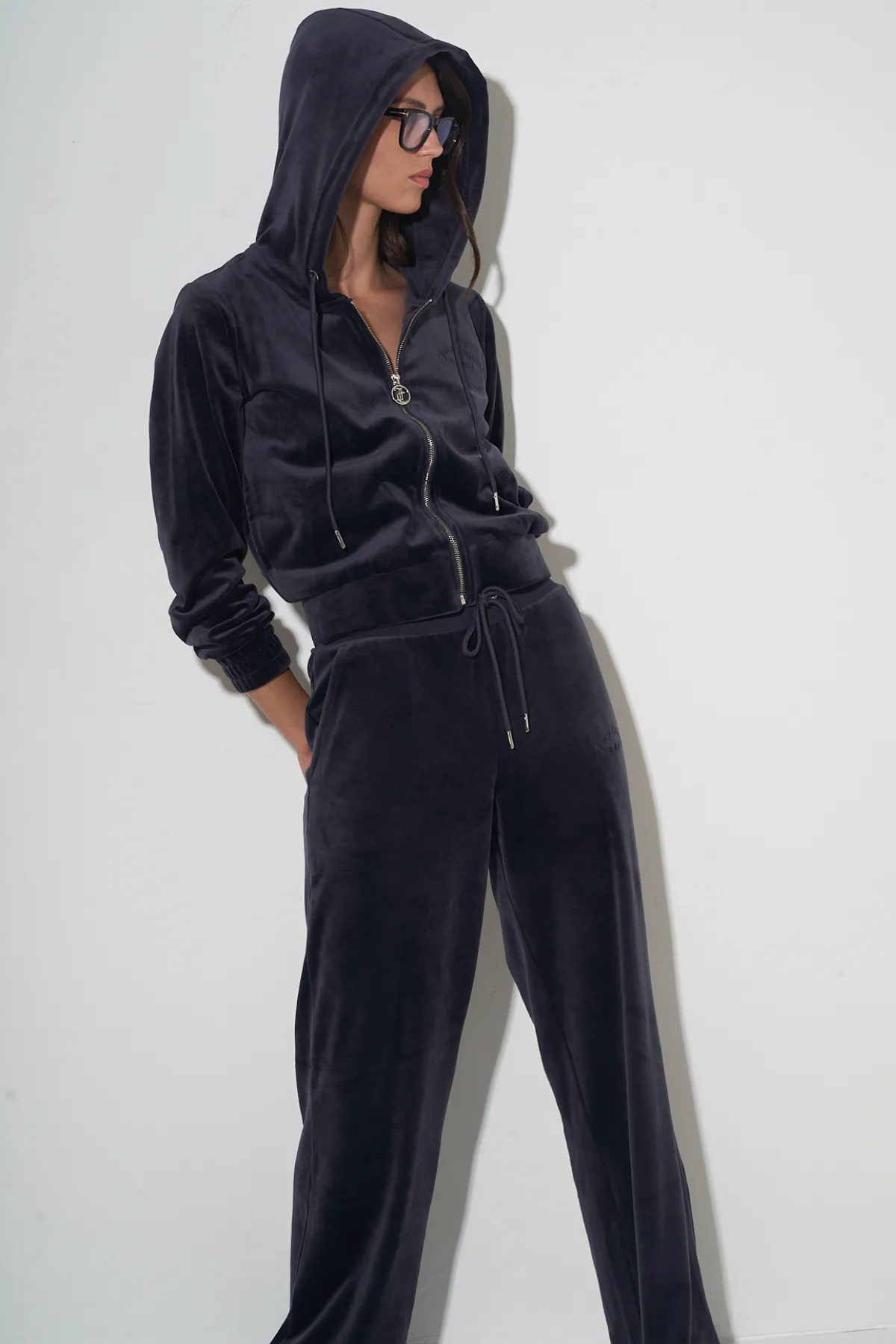 WIDE-LEG VELOUR TRACK PANTS IN NAVY